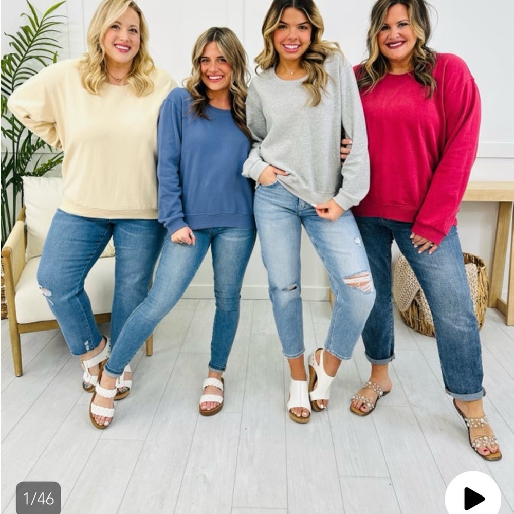 REG/CURVY MOCO Exclusive Basic Babe Pullover